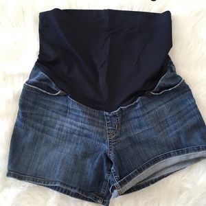 Maternity shorts